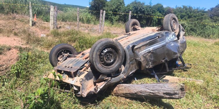 Acidente na BR-265 deixa um morto e três feridos após colisão durante ultrapassagem