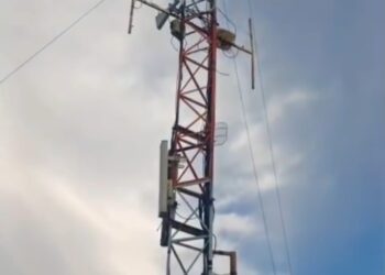 VÍDEO: Criminosos invadem torres na Serra do Cristo e deixam Campo do Meio sem internet