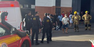Incêndio atinge confecção de roupas e deixa dois funcionários intoxicados