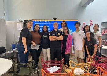 Colégio Monsenhor Mário Araújo Guimarães promove palestra sobre golpes digitais para alunos de Carmo do Rio Claro