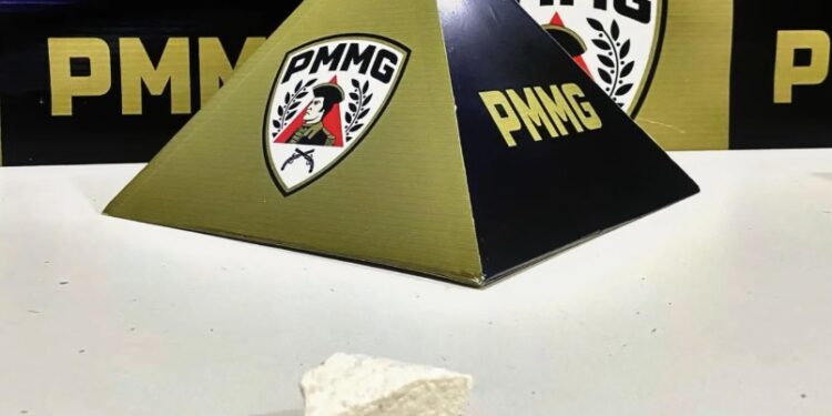 Suspeito é detido por tráfico de drogas em Conceição da Aparecida (MG)