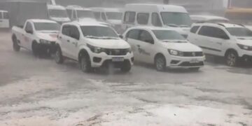 VÍDEO I URGENTE: Tempestade com granizo provoca enxurradas e causa transtornos em cidades do Sul de Minas
