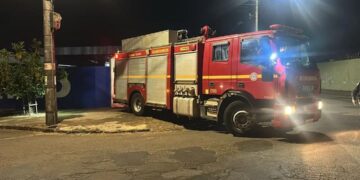 Suspeitos lançam coquetel molotov em oficina e tentam provocar incêndio em São Sebastião do Paraíso