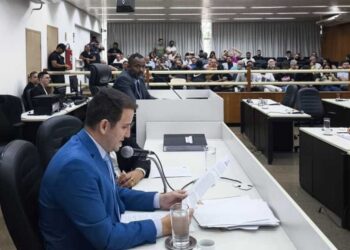 Câmara vota impeachment do prefeito de GV 