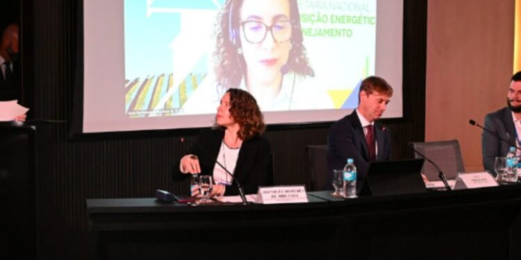 Com R$ 75 milhões para expansão nacional, programa PotencializEE é lançado na FIEMG
