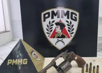 Suspeito tenta fugir da PM, mas acaba preso por porte ilegal de arma de fogo