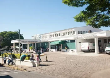 Irmão gêmeo de menino morto em Areado também apresenta sinais de agressão e é transferido em estado grave