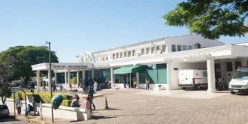 Irmão gêmeo de menino morto em Areado também apresenta sinais de agressão e é transferido em estado grave