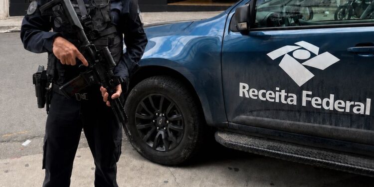 Receita Federal apreende R$ 20 mil em mercadorias irregulares durante operação em Passos