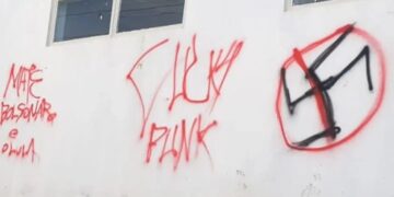 VÍDEO: Homem é preso após pichar imóveis com símbolos nazistas no Sul de Minas