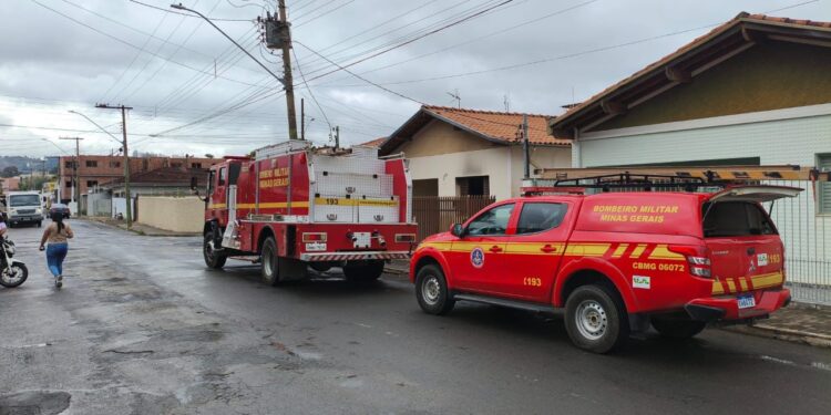 Incêndio em residência mobiliza Corpo de Bombeiros no Sul de Minas