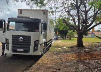 Caminhões furtados em Passos são recuperados em São Paulo; carga do Mercado Livre desapareceu