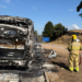 VÍDEO: Micro-ônibus é destruído por incêndio na Fernão Dias; ninguém ficou ferido