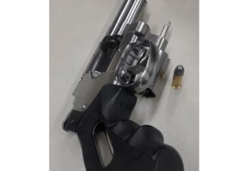Guarda Municipal apreende arma adaptada para calibre .38 e drogas em Passos