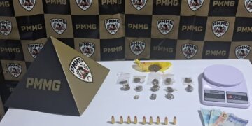 Polícia Militar apreende drogas e munições durante operação em Alpinópolis