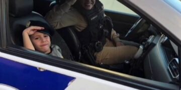 Polícia Militar faz surpresa emocionante e transforma aniversário de menino em momento inesquecível em Alterosa