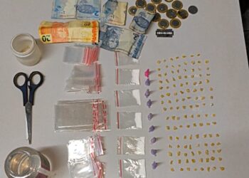 Polícia Militar prende suspeito e apreende drogas durante operação em São José da Barra (MG)