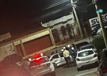 Colisão entre dois carros é registrada durante festa junina em Passos