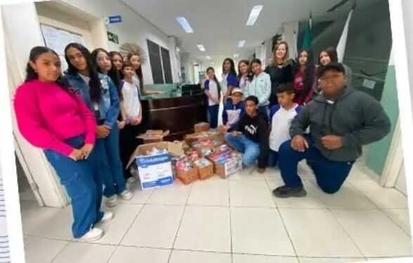 Alunos de escola de São João Batista do Glória arrecadam mais de 5 mil gelatinas para pacientes com câncer