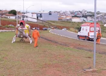 Aeronave do Corpo de Bombeiros realiza transferência de paciente de Nova Resende para Passos