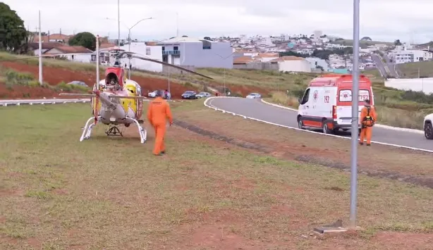 Aeronave do Corpo de Bombeiros realiza transferência de paciente de Nova Resende para Passos