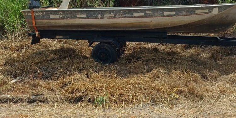 Ladrões furtam barco, motor e acessórios na região do Itaci em Carmo do Rio Claro