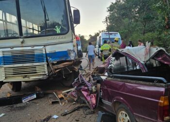 Idosa de 93 anos morre após grave colisão entre carro e ônibus em São Tomé das Letras