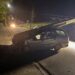 Carro colide com poste e deixa estrutura destruída em Paraguaçu
