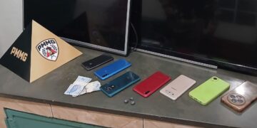 Dois homens são presos por tráfico de drogas após ação da Polícia Militar