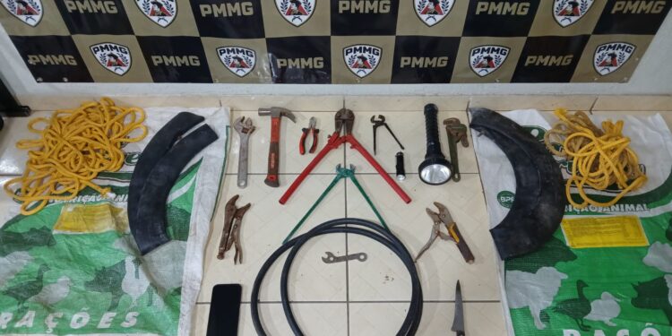 Dois indivíduos são presos após furto em zona rural durante ação rápida da polícia militar