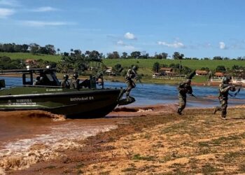 Operação “Furnas” reúne 2 mil militares, blindados, robôs e drones no “Mar de Minas”