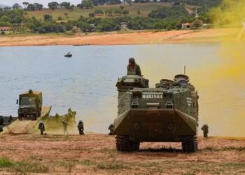 Marinha reúne 2 mil militares em Minas 