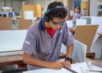Mais de 90% de chance de emprego: o atrativo que está conquistando os jovens da Geração Z de MG 