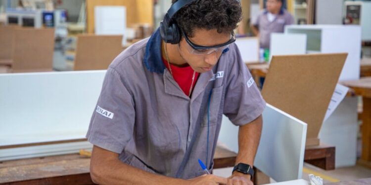 Mais de 90% de chance de emprego: o atrativo que está conquistando os jovens da Geração Z de MG 