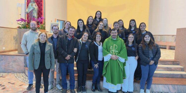 Missa em Ação de Graças celebra formatura de alunos do Curso Técnico em Administração em Carmo do Rio Claro