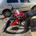 Motociclista fica ferido em colisão entre carro e moto no centro de Alfenas
