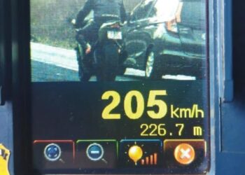 Moto é flagrada a 205 km/h em rodovia federal de Minas durante operação da PRF