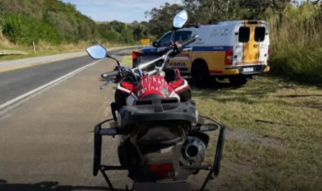 PM Rodoviária recupera moto furtada e prende suspeito na MG-050, em Piumhi