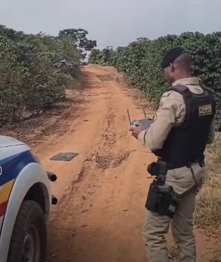 VÍDEO | PM de Cabo Verde utiliza drone para monitorar lavouras e reforça orientações durante a colheita do café