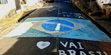 VÍDEO: Copa do Mundo movimenta bares, ruas e comércio em Carmo do Rio Claro