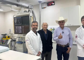 VÍDEO | Dep. federal Emidinho Madeira é homenageado em inauguração da nova sala de hemodinâmica do Hospital do Coração de Poços