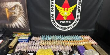 Jovem é preso com drogas e arma em operação da PM em Poços de Caldas