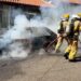 Incêndio destrói veículo e mobiliza bombeiros em Alfenas