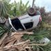 Carro capota em avenida de Varginha e deixa mulher e três crianças feridas