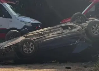 Filho é preso por suspeita de embriaguez após capotar carro e causar a morte da mãe no Sul de Minas
