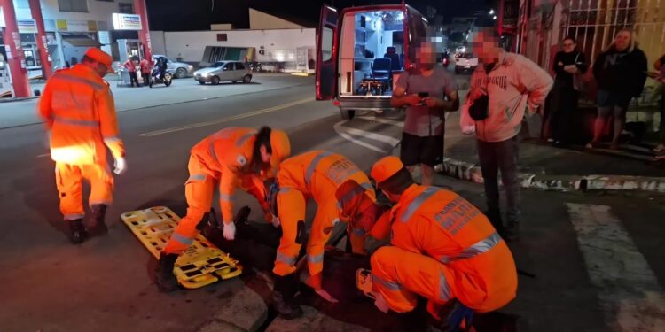Motorista foge após atingir ciclista de 19 anos em cruzamento de Alfenas