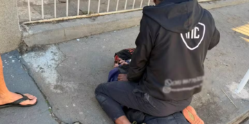 Homem é preso após tentativa de assalto a oficina e luta corporal em Passos