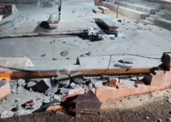 VÍDEO: Câmeras registram carro invadindo e destruindo pista de skate em Muzambinho