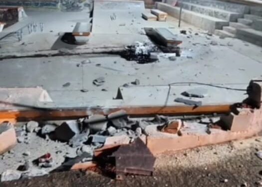 VÍDEO: Câmeras registram carro invadindo e destruindo pista de skate em Muzambinho