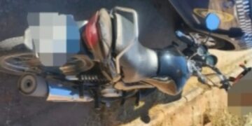 Motocicleta é apreendida após condutor sem CNH ser flagrado fazendo manobras perigosas no Sul de Minas